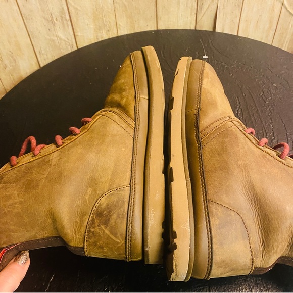 Uggs - Picture 4 of 12